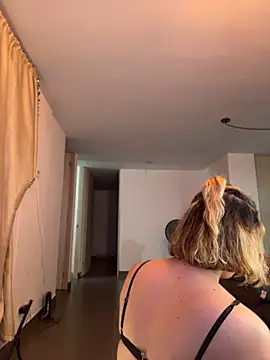 milablossom001 - Milablossom001's free webcam - UK Sex Cams