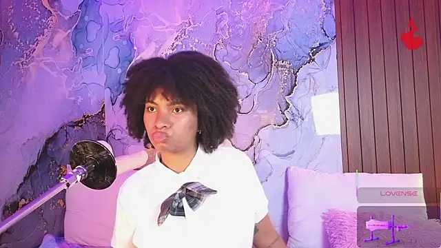 Lolalewis777 webcam