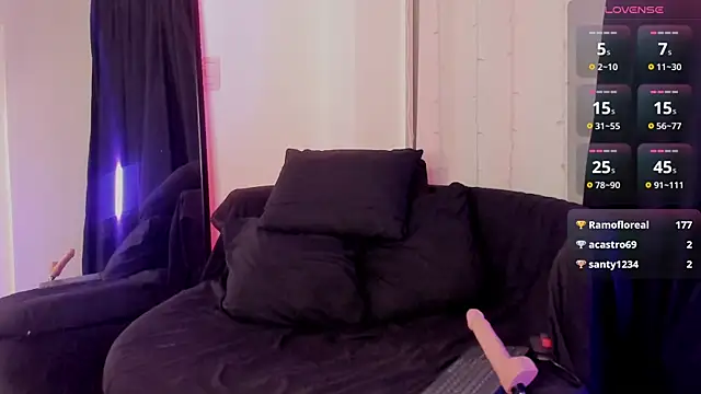 GiaJamess webcam