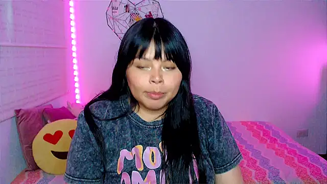 EllieMoonX webcam