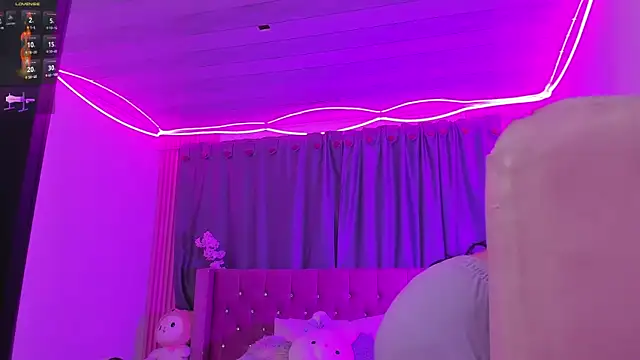 Nayla-Mouna webcam