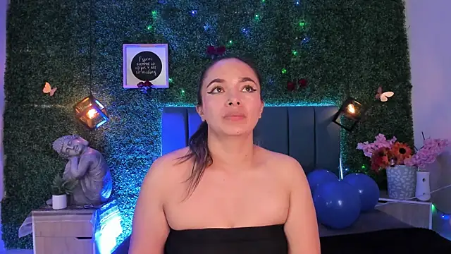Kiaraa88 webcam