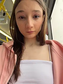 hiding-mila webcam