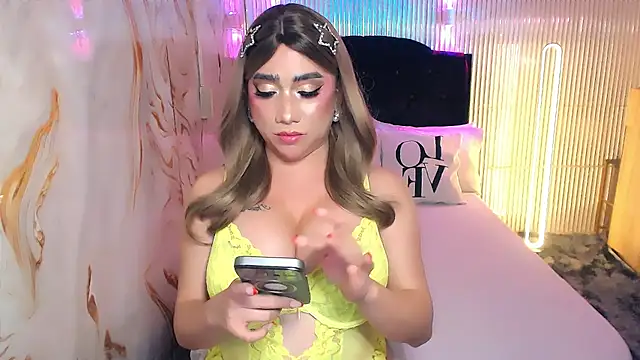 yourTsFantasyBigCock webcam