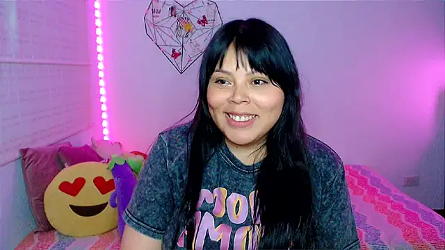 EllieMoonX webcam