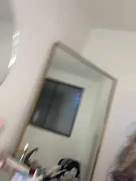 Alisha-Bond webcam