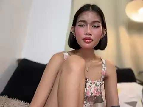 Larathegr8t webcam