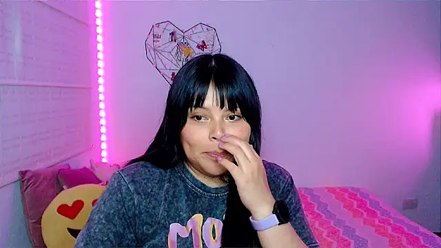 EllieMoonX webcam
