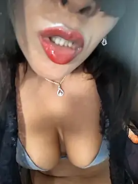 naughtyjaanu webcam