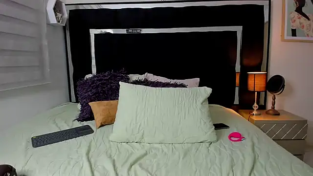 Tiana_moon webcam