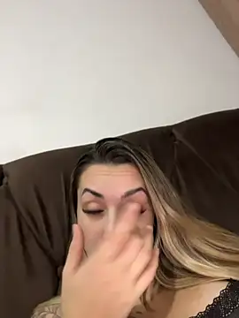 hotskinny1 webcam