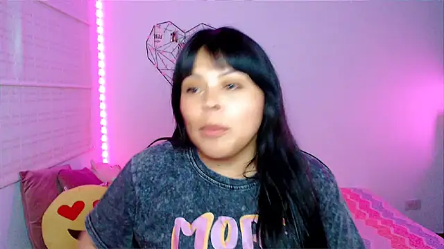 EllieMoonX webcam