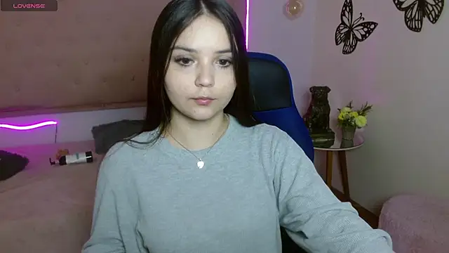 lorena_warren - Lorena_warren's free webcam - UK Sex Cams
