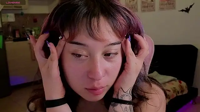 Celeste_Bauman webcam