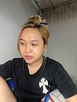 Almira6868 webcam
