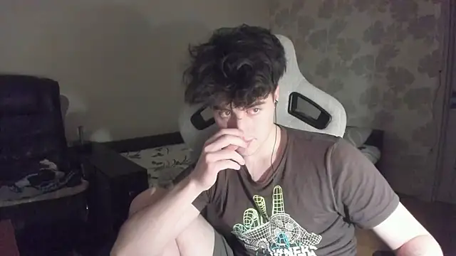 knuckles17 - Knuckles17's free webcam - UK Sex Cams