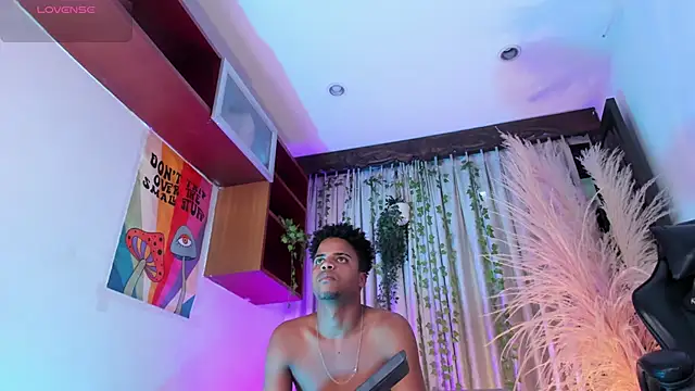 TaylorClay_ webcam