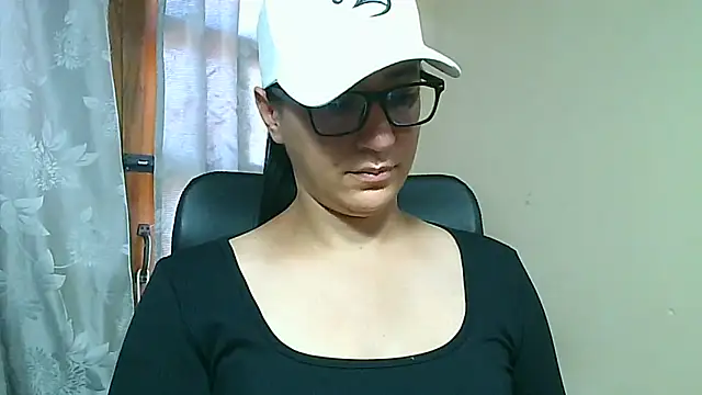Nathalieprez4 - brunette slim cam model