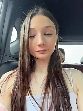 hiding-mila live sex cam