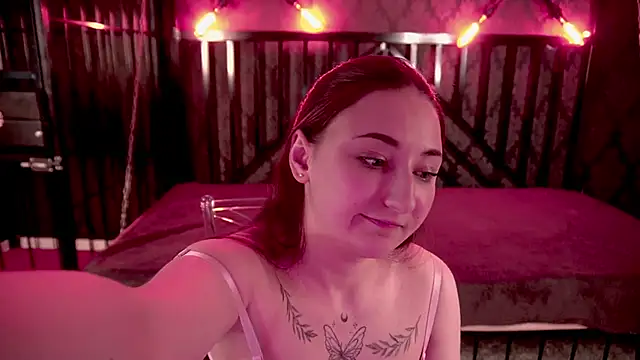 SashaDuvalle webcam