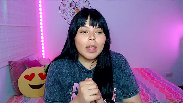 EllieMoonX webcam