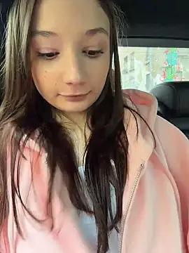 hiding-mila webcam