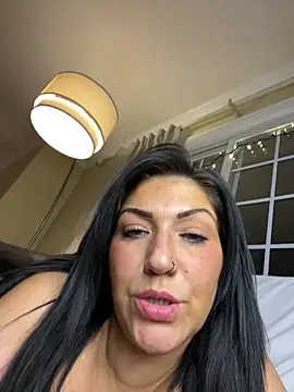  LittleMissEeve chat room