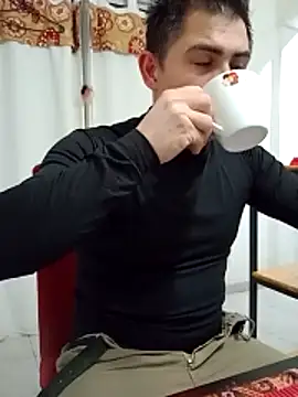 bradd_32 (M young) - HANDJOB AND CUMSHOT