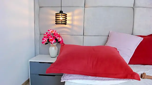 IvonneOwen webcam