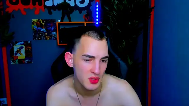 Lucas_Moran webcam