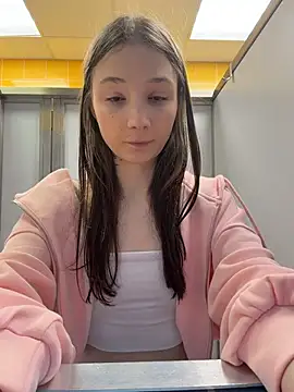 hiding-mila webcam