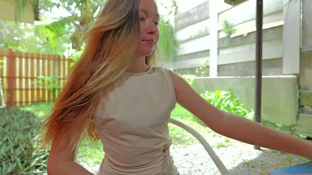 mini_girl_do_it_better (F young) - Naked me 5 min
