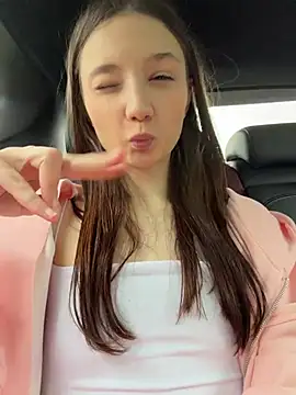 hiding-mila live sex cam