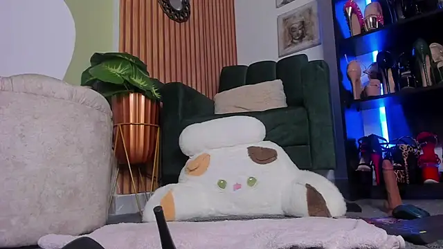 mia_backer webcam
