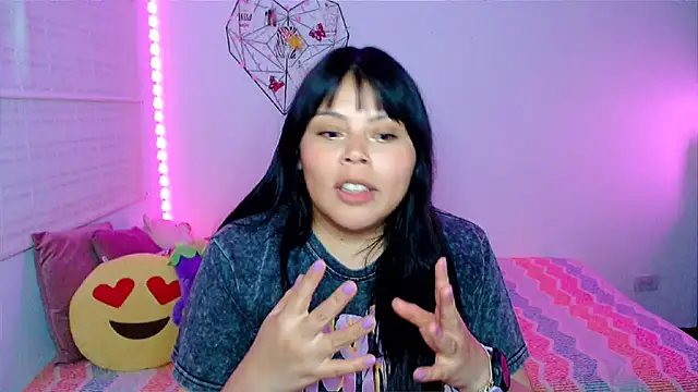 EllieMoonX webcam