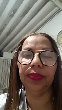 Ladymilf12 webcam