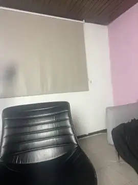 BiancaLavigne_Pink webcam