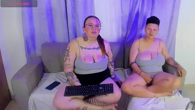 MiaYMolly webcam