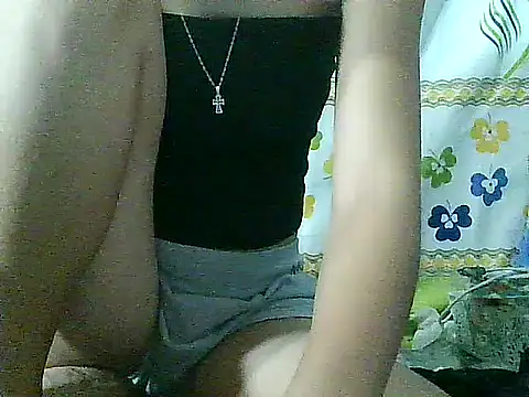 PinaySkinnyGirl webcam