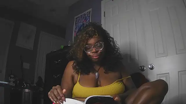 UriUniverse69 webcam