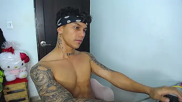 Leonard_Price live sex cam