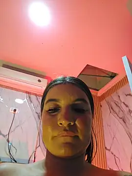 Pretty_Julieta webcam