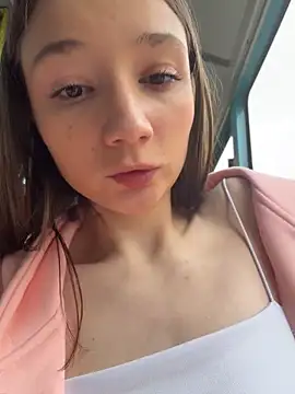 hiding-mila live sex cam