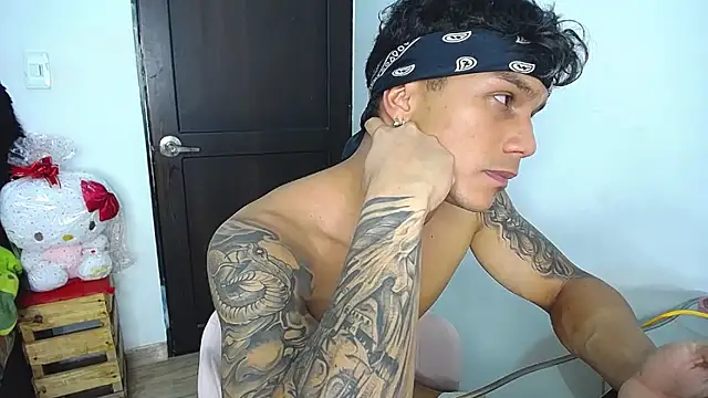 Leonard_Price live sex cam