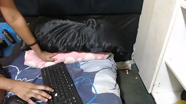 SweetHotBabby18 webcam