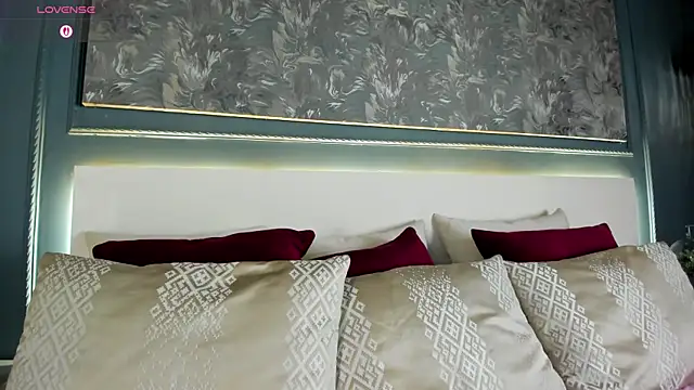 MiaKay1 webcam