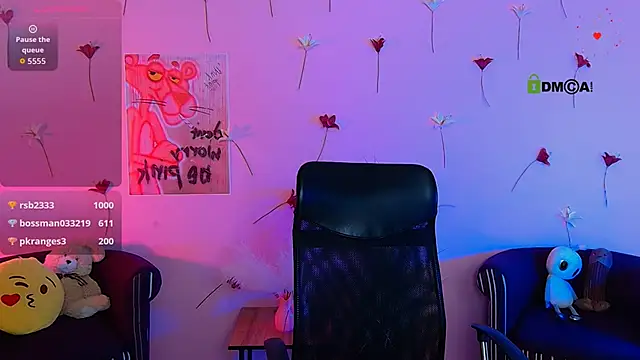 liana_kisses webcam
