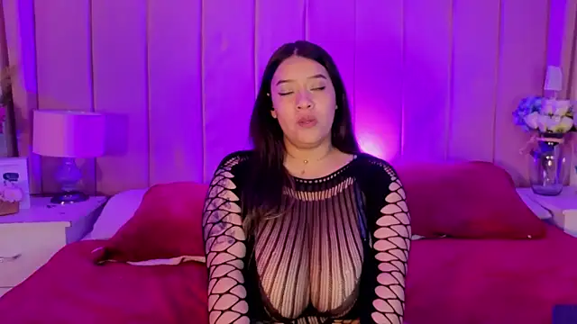 MollyBigBoobs12 webcam
