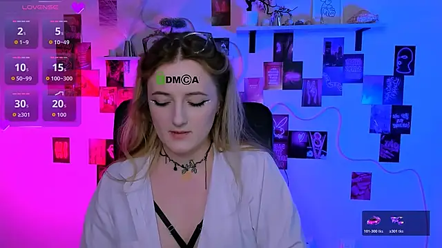 luna_berryy webcam