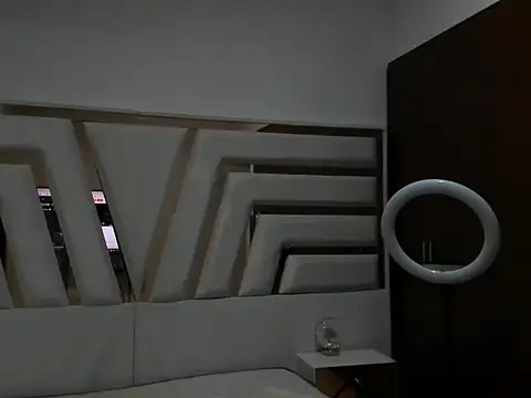 MiaKleinX webcam